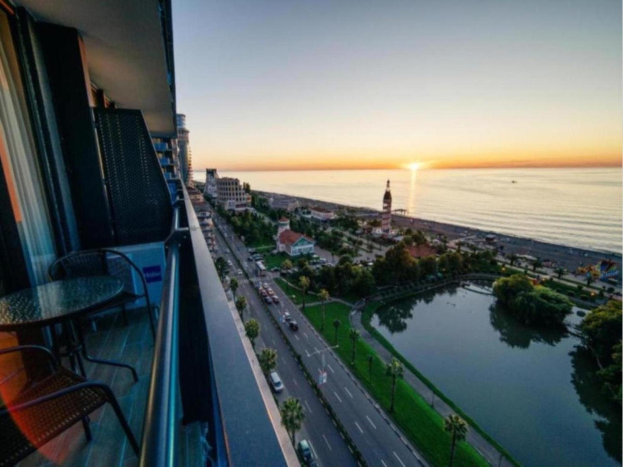 Апарт отель Orbi City Sea View Батуми Экстерьер фото